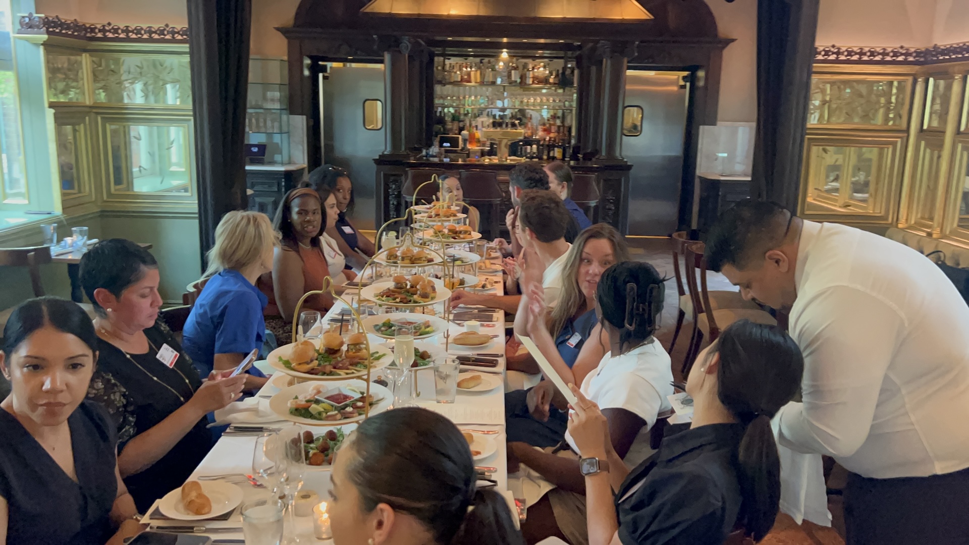 The venue crawl attendees eating at Tavern on the Green